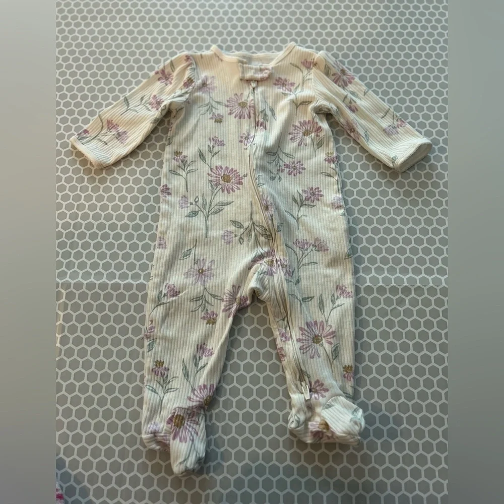 Carter’s 6M White & Purple One Piece Zip w Flowers PJ  Size 6M